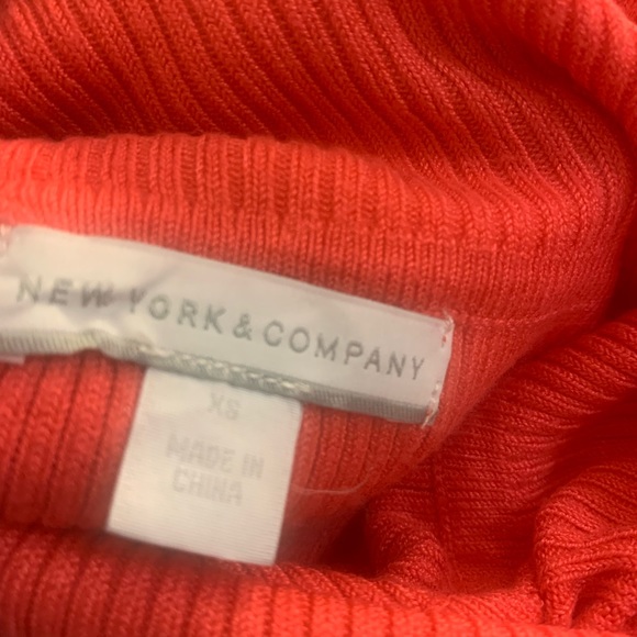 Clearance BUNDLE OF 4 two turtlenecks and two sweaters 
SIZE XS
GREAT CONDITION - Picture 4 of 12